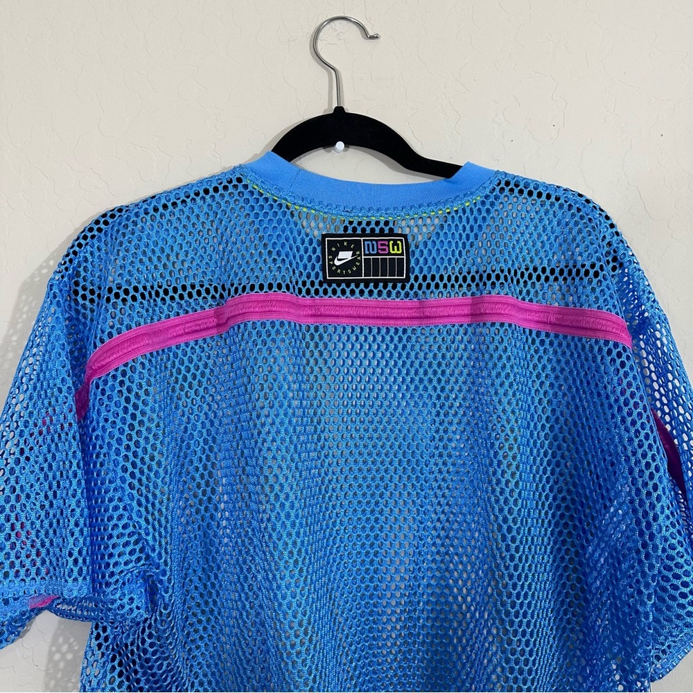 Women’s Medium Blue and Pink Nike short sleeve Mesh Loose Fit Cropped T-shirt - Picture 9 of 9